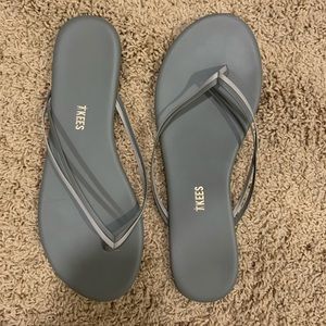 Tkees grey flip flops